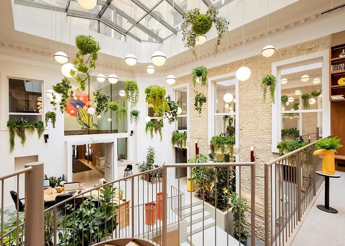 Maverick AthenaeumHostal